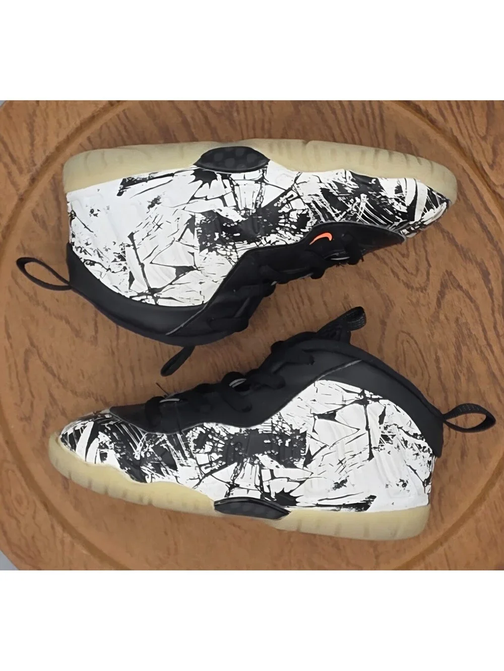 Nike little posite